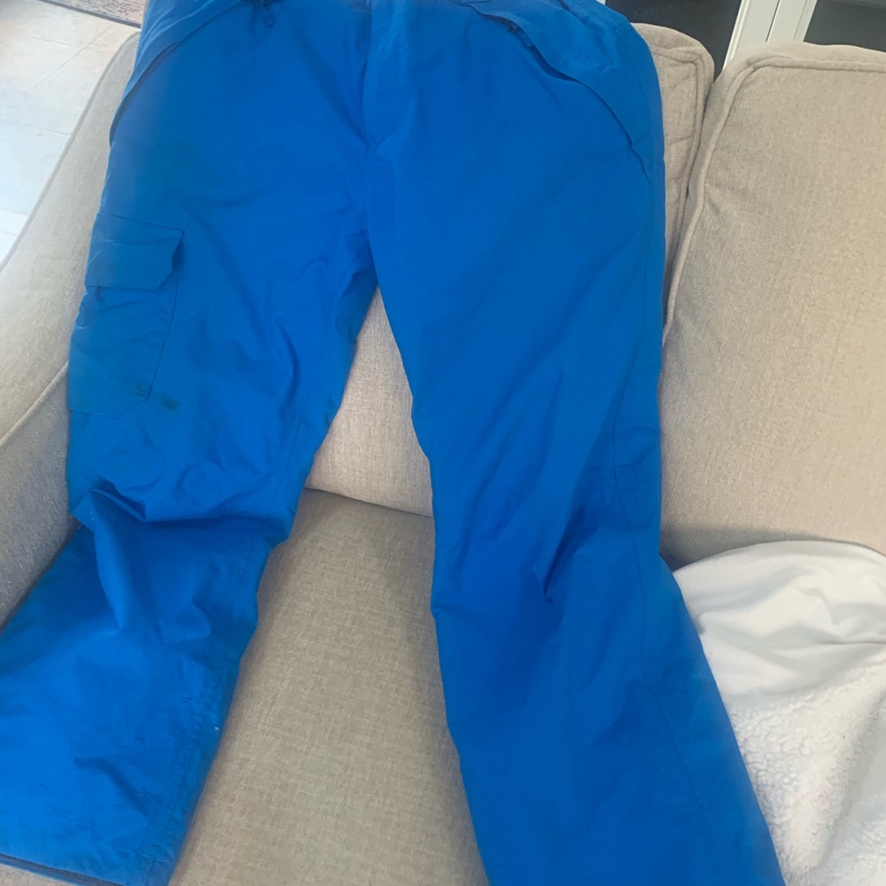 The North Face Blue Ski Pants with Relaxed Fit and Lightweight Fabric